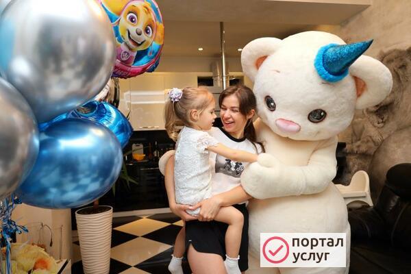 Фото Экспресс-поздравление в ростовой кукле