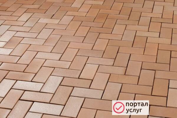Фото Укладка брусчатки, устройство отмостки