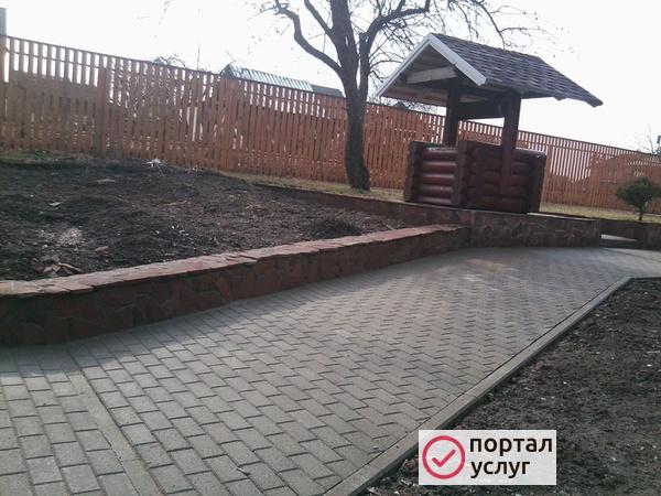 Фото Укладка тротуарной плитки.