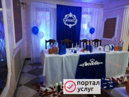 Фото Украшение стола молодых