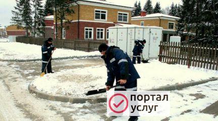 Фото Уборка снега вручную