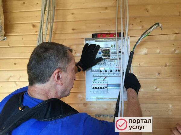 Фото Услуги электрика 24/7