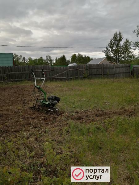 Фото Вспашка земли в Сургуте