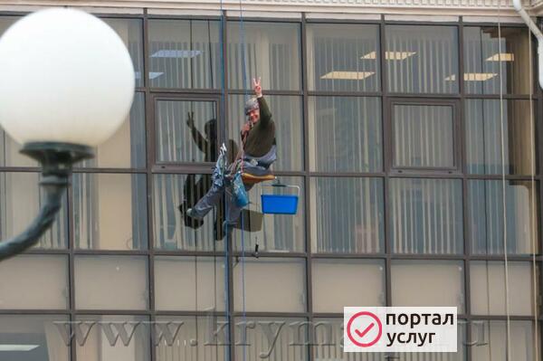 Фото Мойка окон и фасадов зданий