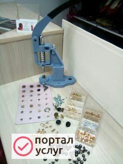 Фото Установка кнопок на одежду
