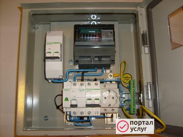Фото Опытный электрик