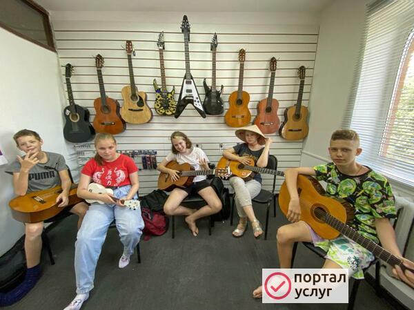 Фото Уроки игры на гитаре летом!