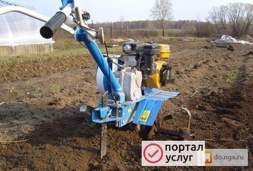 Фото Вспашка земли мотоблоком