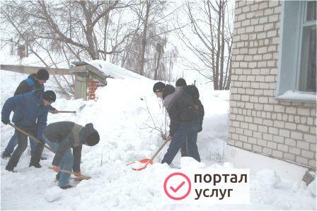 Фото Уборка снега вручную