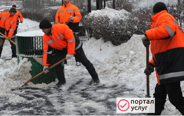 Фото Чистка снега вручную