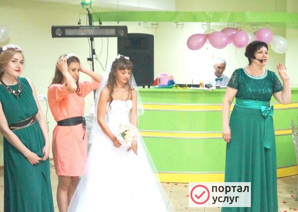 Фото Ведущая праздников