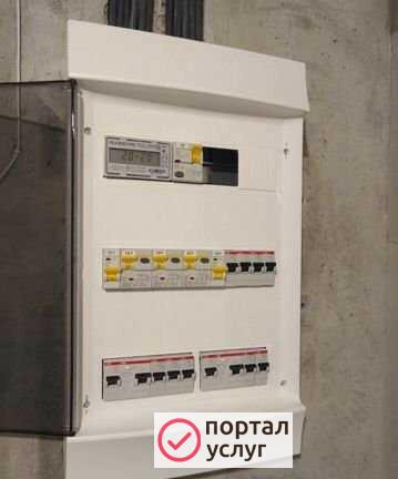 Фото Опытный электрик