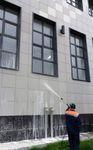 Мытье фасадов зданий аппаратом высокого давления