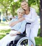 Предоставление сиделки для пожилых людей и инвалид