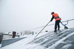 Уборка снега с крыши быстро