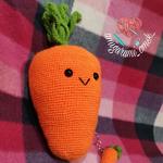 Вязаная игрушка Морковь