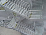 Изготовление и  отделка металл. и бетонных лестниц