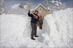 Уборка снега лопатами в Ижевске