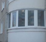 Эркерный полукруглый балкон в домах Кронверк в Саратове