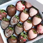 Фрукты и ягоды в шоколаде