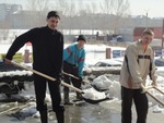 Уборка снега и наледи вручную в Барнауле