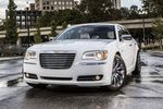 Прокат авто на свадьбу Chrysler 300 Restyle 2013