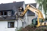 Демонтаж дома, снос здания