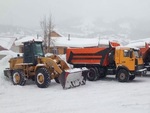 Уборка снега тракторами / Вывоз снега самосвалами 