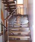 Лестницы на второй этаж на металлокаркасе, межэтаж