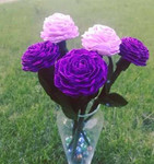 Букеты из бумажных роз, тюльпанов, природного мате